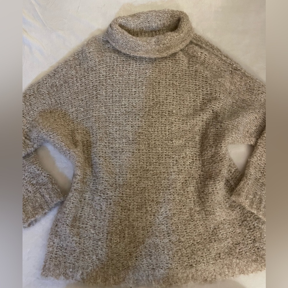 Free People Oversized Light Weight Alpaca‎ Knit Turtleneck Beige Sweater